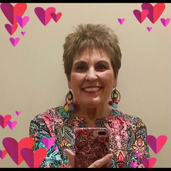 Meet your Posher, Becky - Picture 3 of 6